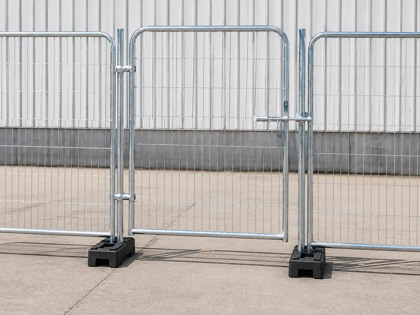 Temporary fence gates and openings for Australia style temporary fencing