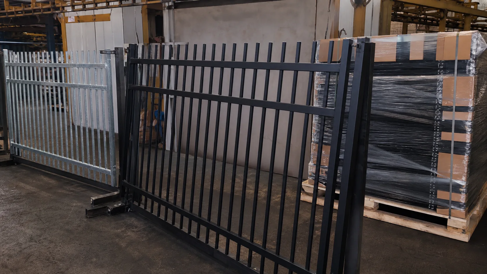 flat bar fence panels with powder coated finish and export packing