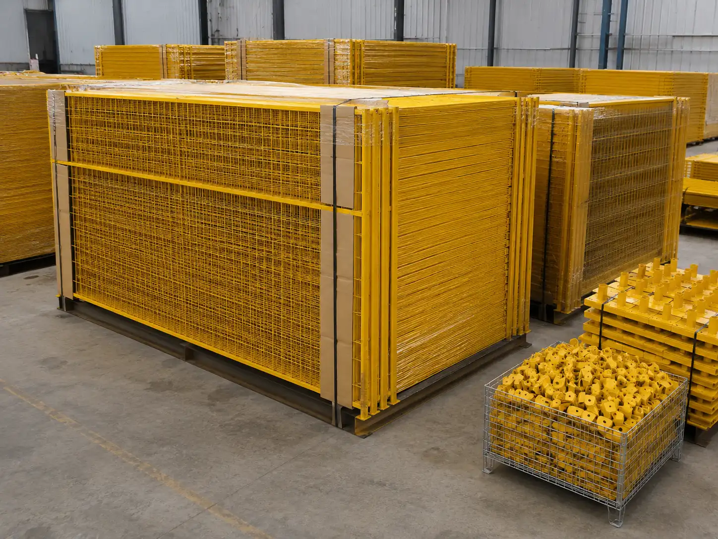 Canada temporary fence packing and container loading