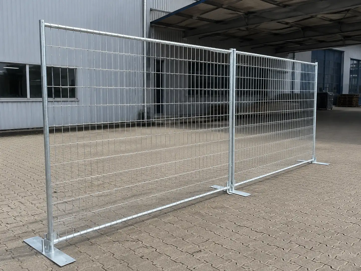 Canada temporary fence complete system with panels bases and clamps